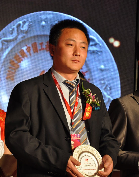 山美SMH液壓圓錐破碎機(jī)榮獲“十大礦山機(jī)械產(chǎn)品”榜單 山美SMH液壓圓錐破碎機(jī)榮獲“十大礦山機(jī)械產(chǎn)品”榜單