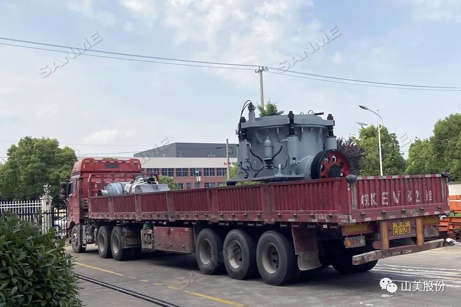 發(fā)貨季｜山美股份高性能破碎篩分裝備發(fā)往江西，助力當(dāng)?shù)鼗椖拷ㄔO(shè)及建筑固廢資源化
