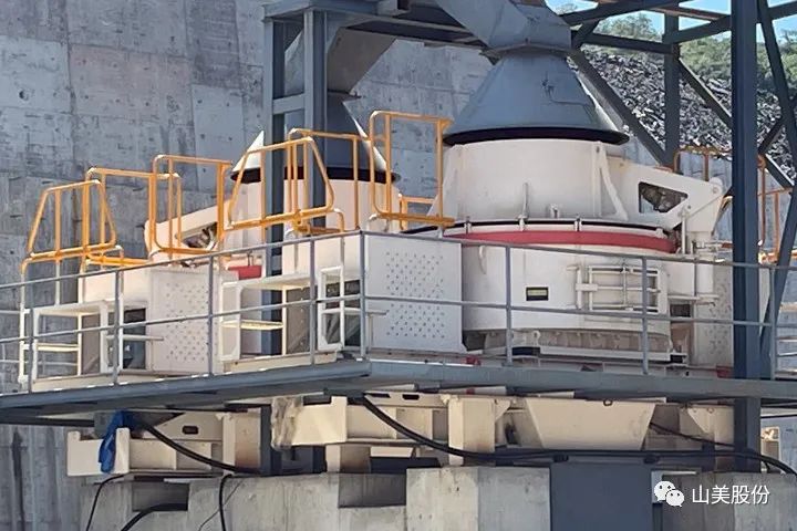 砂石協會報道！上海山美大進料、大產量立式沖擊破碎機（制砂機）成功用于東方希望骨料生產線升級改造項目！