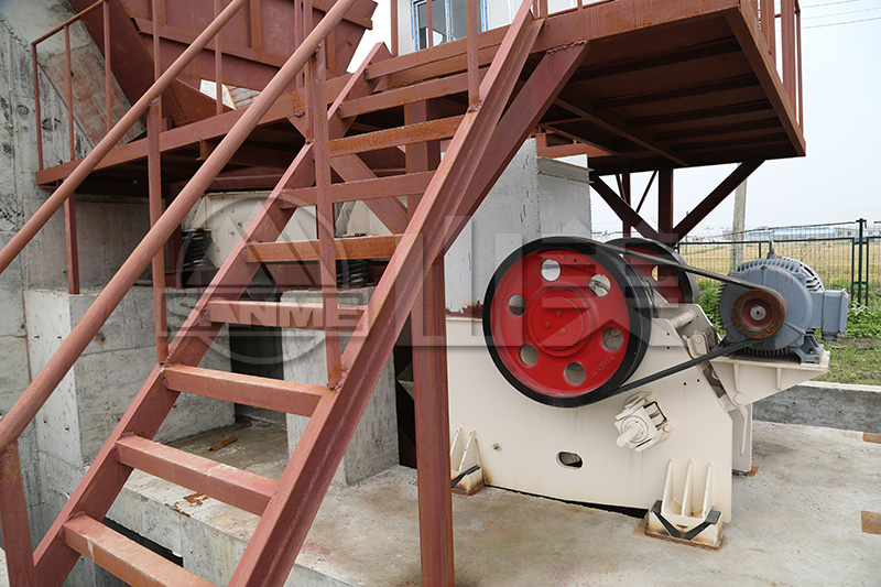 如何減少顎式破碎機(jī)在使用過程中產(chǎn)生的噪音？