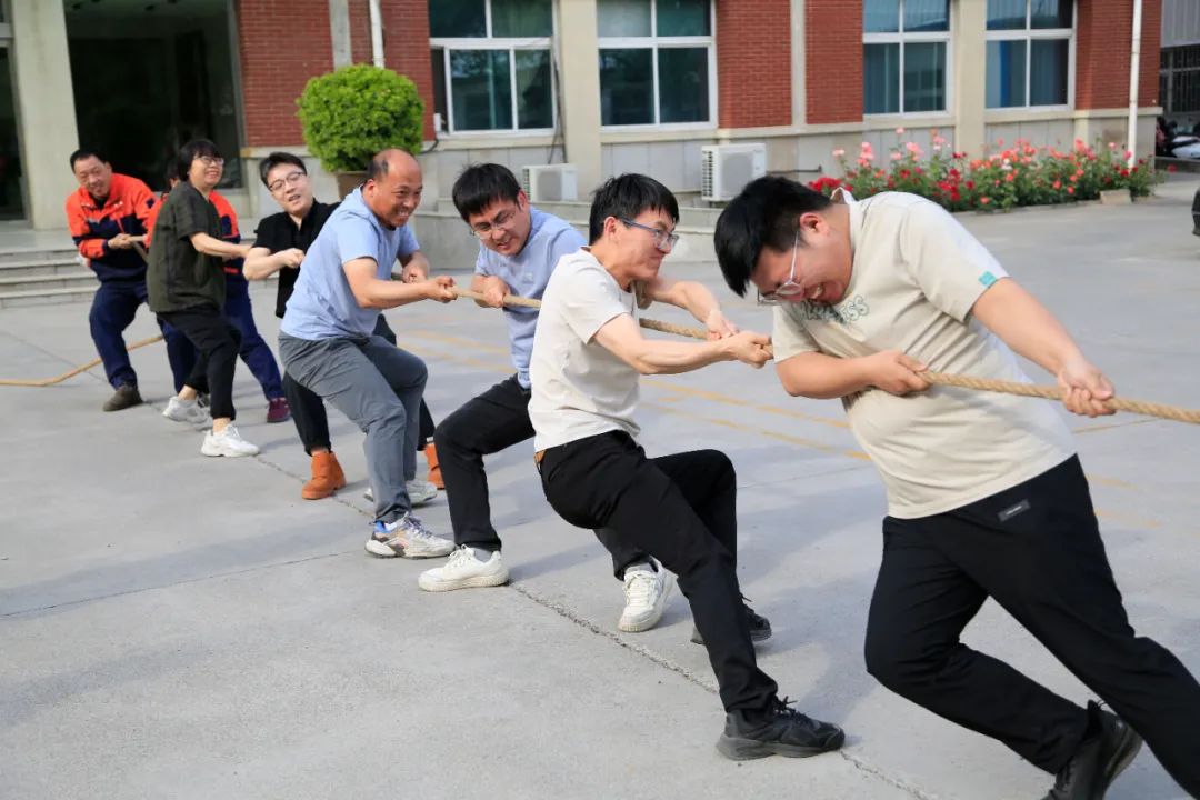 上海山美股份2025春季運(yùn)動會火熱啟幕！拔河、籃球預(yù)賽燃情開戰(zhàn)